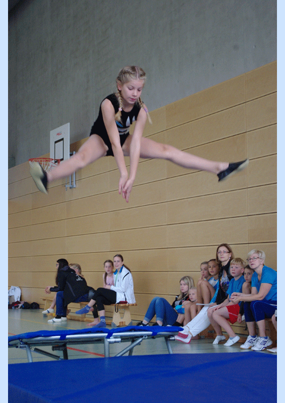 Sprung mit Mini-Trampolin